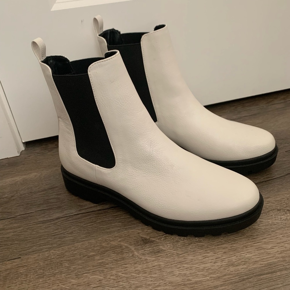 White Chelsea Boots W 10